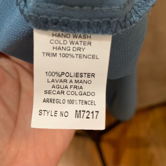 Monoreno Sleeveless Top- Blue - Picture 12 of 12